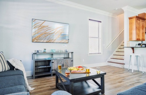 Villages of Crystal Beach House | 5BR4BA|NearBeach|Resort Style Spacious Pool!