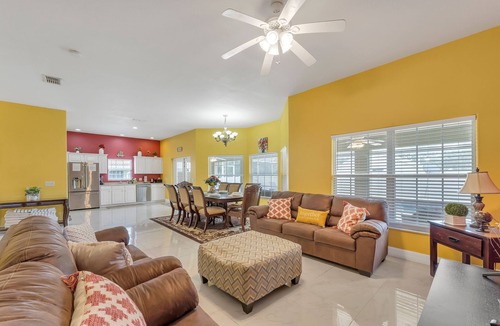 Hillcrest Estates House | 6 Bed, 4 Bath, Private Pool, Hot tub, Gated entry near Theme Parks