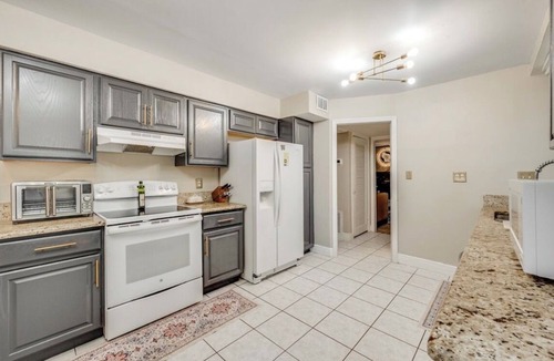 June Park House | 6 Bedroom Pool property. Pet Friendly