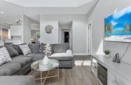 Seasons House | 6 Bedrooms 45 Bathrooms Seasons 1270 Sb