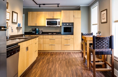 Harbor Springs Apartment | 6 Bells: Harbor Springs Lodging for the Discerning Traveler