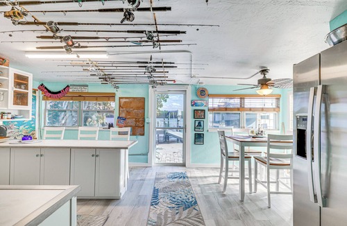 Southside Rural Community House | 6 Mi to Beach: Riverfront Home in Ruskin!