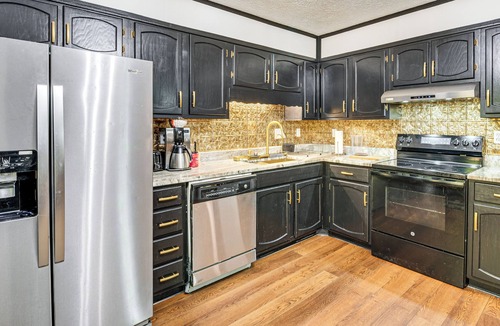 Clarkdale Cottage | 6 Mi to Marietta Square: Family Retreat w/Yard!