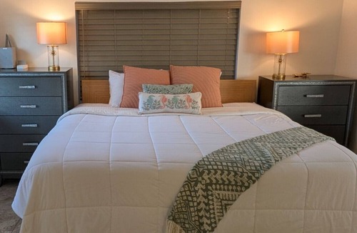 Siesta Key Hotel | #6-Studio Suite-King Size Bed, All is in Walking Distance, Heated Pool, Kitchen
