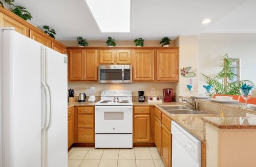 Florida Central Atlantic Coast Condo | 606 Lakefront Condo Near Disney & Epic Universe