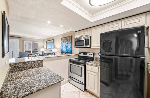 Holiday Isle Condo | 613- Beachfront Condo! Updated with Gorgeous Views & *Free* beach service