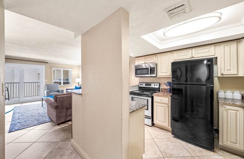 Holiday Isle Condo | 613- Beachfront Condo! Updated with Gorgeous Views & *Free* beach service