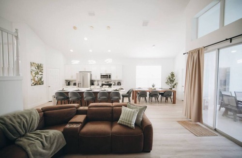 Windsor Palms House | 6BR 3.5BA Family Vacation Home