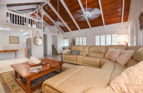 Sugarloaf Key Villa | 6BR Villa + Bungalow | Pool & Tiki | 30 Min to KW