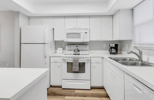 Fort Myers Beach Condo | 6TH FLOOR BEACHFRONT | ELEVATED GULF VIEWS | 2BR/2BA | SLEEPS 6 | HEATED POOL | FORT MYERS BEACH