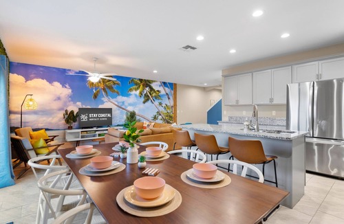 Mcelroys Belleview House | 7 beds | Nerf Wall | Arcade | 4 min Walk to the Beach!