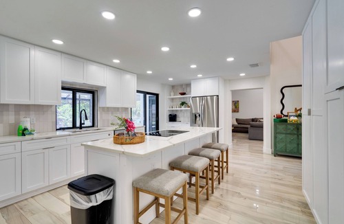 Iona Shores House | 7 Mi Fort Myers Beach: Luxe 'Mai Tai Villa'