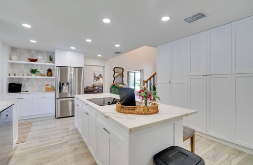 Iona Shores House | 7 Mi Fort Myers Beach: Luxe 'Mai Tai Villa'