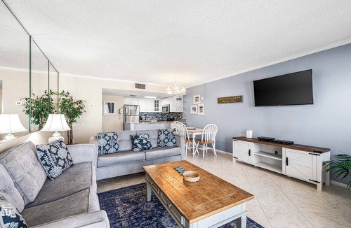Holiday Isle Condo | 709- Top floor, Updated Condo with Spectacular Views and FREE Beach Service