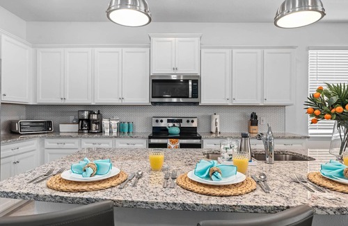 Davenport House | 8BR Retreat | Sleep 20 | Theater | Huge Pool & Spa