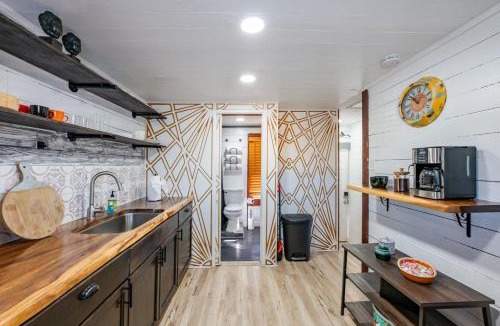 St. Petersburg - Clearwater Apartment | 9 Units Shared Courtyard Sleeps 26