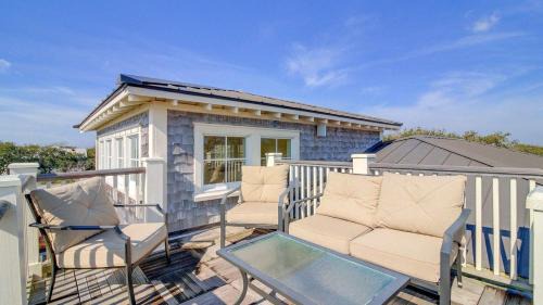 Isle of Palms House | 913 Carolina Boulevard by AvantStay