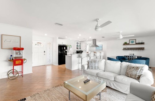 Shore Acres House | 9303SAPPHIRESEASPMH - Dolphin Bayou