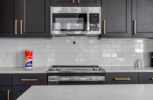 Oakford Park Apartment | A+ Cozy 2 BD Apartment | Walk to Raymond James!