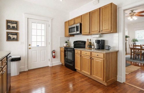 Historic Uptown House | A Double King Suite Historic Downstairs Pet Friendly Apt Walkable St Petersburg