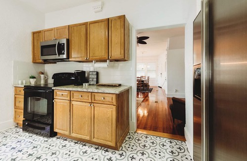 Historic Uptown House | A Double King Suite Historic Downstairs Pet Friendly Apt Walkable St Petersburg