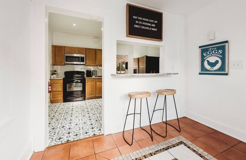 Historic Uptown House | A Double King Suite Historic Downstairs Pet Friendly Apt Walkable St Petersburg