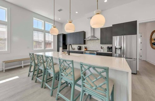 Fort Walton Beach House | A-Fish🐟Private Pool👙Across from Beach🌊Dogs OK🐶