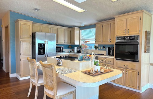Ellenton House | A little slice of paradise😎, with resort style living.