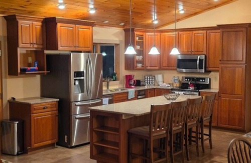 Roscoe House | A peaceful riverside getaway in the heart of Roscoe.