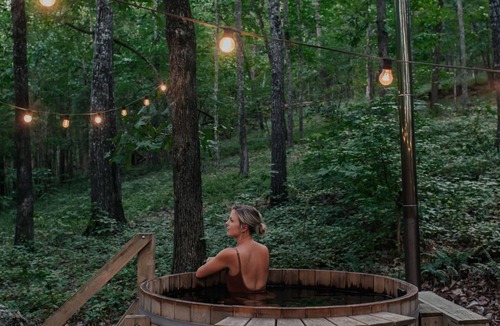 Rome Cottage | A secluded haven on 5,000 acres in NW Georgia, just 45 minutes from Atlanta and Chattanooga, and a quick 10-minute drive to downtown Rome. Explore private trails along the Etowah river, bask in wildlife, and gaze at mesmerizing stars. Your perfect es