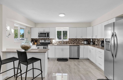 Big Pine Key House | A Serene Florida Escape in Big Pine Key 3 bed 2 bath house, pool, dock, sleep 6