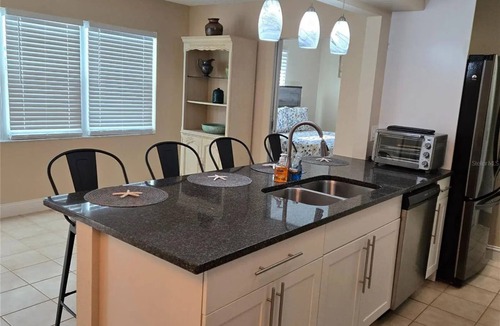 Venice Gardens House | A Venetian Rest Stop: 3 bedroom 2 bath pool house!