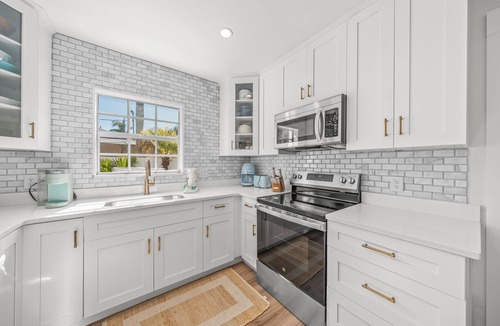 Anna Maria House | A Wave From It All – Pool, Cabana, Putting Green & Pet-Friendly Oasis on AMI