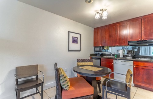 Ruskin Hotel | Accessible Ground Floor Little Harbor Room | 2 Queen Beds | Kitchenette | Resort Access | Sleeps 4