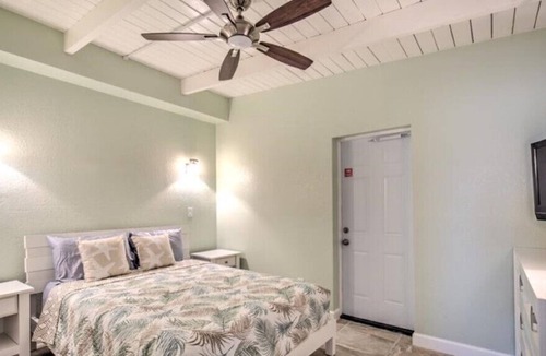 Key Colony Beach Cottage | Adorable 1 Bedroom 1 1.5 Bath in Key Colony Beach