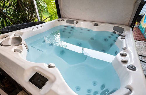 Survey Creek House | Adorable 3-bedroom house with jacuzzi in tranquil Boca Raton