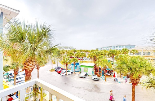 Gulf Place Apartment | Adorable studio for two just steps from the beach - shared pools & tennis court