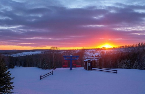 Town of Delaware Resort | Adventure Awaits! Family-friendly Villa Roma Resort with Activities