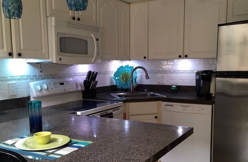 Port Canaveral Condo | Affordable Luxury 2BR/2BA + Bunks Beachfront SP./Camp NASA Disney, cruise