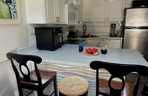 Port Canaveral Condo | Affordable Luxury 2BR/2BA + Bunks Beachfront SP./Camp NASA Disney, cruise