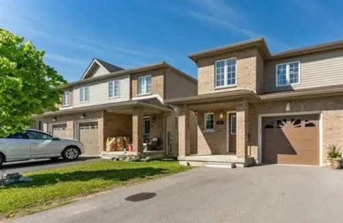 Napanee House | Affordable Private Room in Quiet and Clean Home