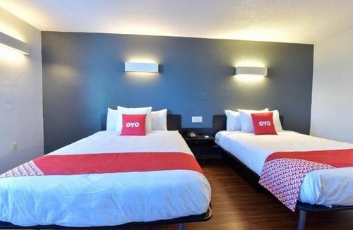 Valdosta Hotel | Affordable Stay Near Valdosta U W/Free Parking & Pool