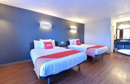 Valdosta Hotel | Affordable Stay Near Valdosta U W/Free Parking & Pool