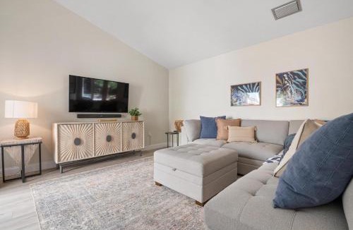 Palma Sola House | Agave Sun! Modern, tropical pool home just off Anna Maria Island!