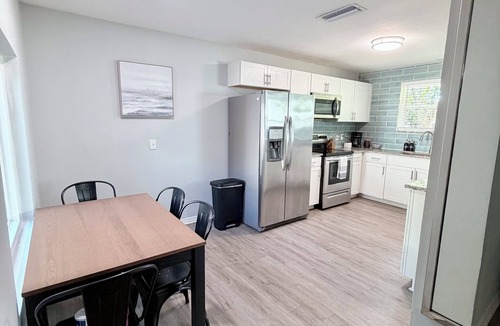 Arlington House | Alderman Acres - 4 Bedroom with a Game Room!