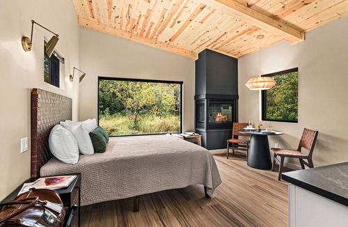 North Shore Resort | All 6 Cabins · Full property rental