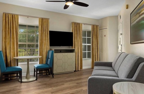Kissimmee Resort | All Suite Resort near Old Town Amusement Park and Disney World