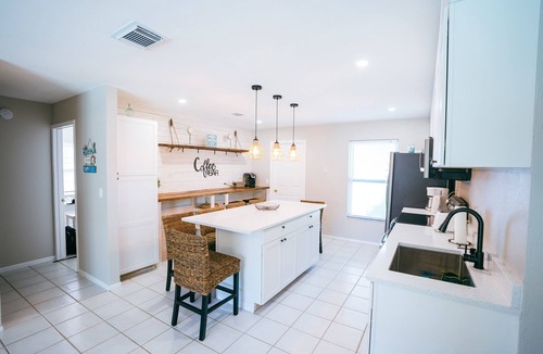 Lake Sarasota House | All you need to feel right at home while away from home! office/pet friendly