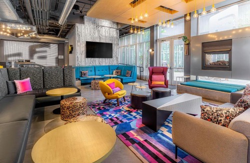 Southside Hotel | Aloft by Marriott Jacksonville Tapestry Park