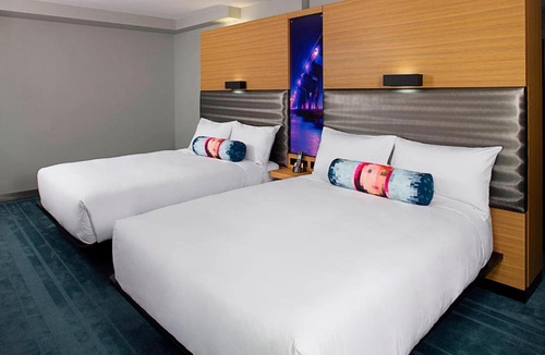 Brickell Hotel | Aloft by Marriott Miami - Brickell